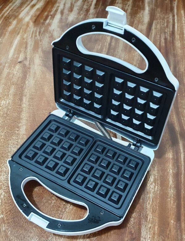 Waffle Maker - Image 5